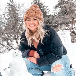 Meet your Posher, Courtney